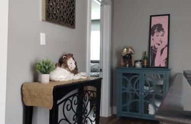 The Bluebird Guesthouse *walk to downtown* - Photo 12