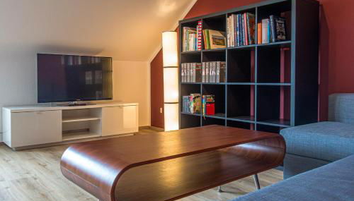 Gemütliche und zentrale Dachwohnung mit Parkplatz und Netflix - Foto 3