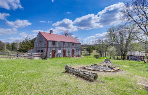 Spacious and Historic Cabin in New Haven with Pond! - Foto 40