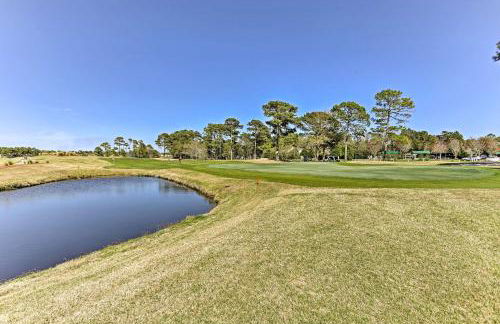 Marina and Pool Roomy Golf-View Home in Southport - Foto 41