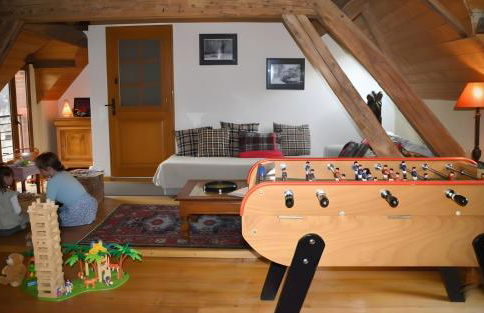 Cottage Mackinley, séjour spacieux et chaleureux, salon de jeux, grande salle à manger, 15 pers, Centre Historique, gare TER - Foto 36