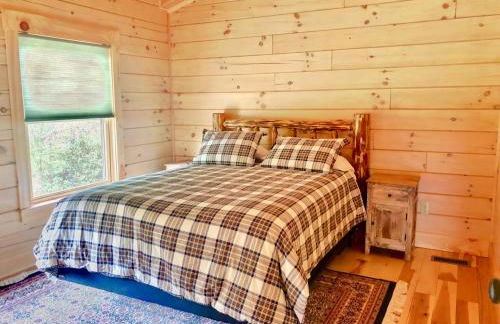 UV Log home with direct Cannon Mountain views Minutes to attractions Fireplace Pool Table AC - Foto 51