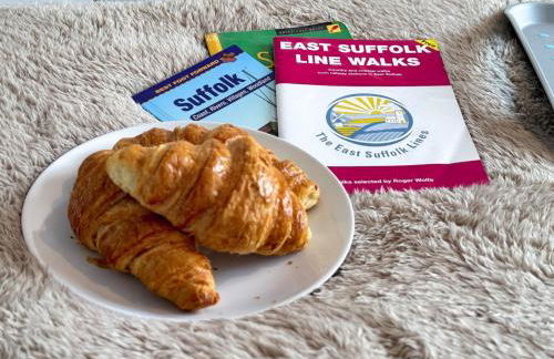 Dog Friendly Kessingland Chalet | Coastal Retreat - Photo 20