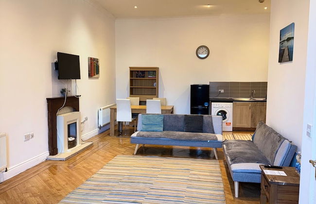 Westgate Haven - Spacious 4 Bedroom Apartment - Photo 8