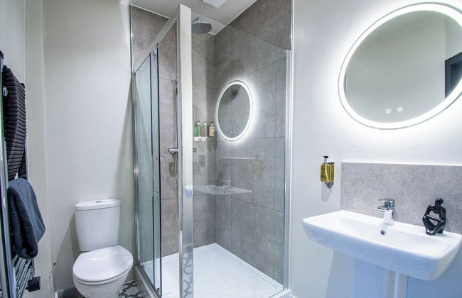 Thetford Hive - Photo 42