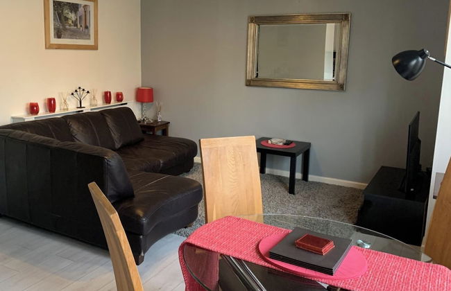 Lovely 2-bed Apartment in Wallasey, Sleeps 4 - Foto 1