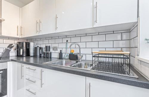 #82 Stylish Shirley Home - Sleeps 8 - NEC Solihull BHX - " Perfect for Contractors and Families - Free Parking" - Foto 29