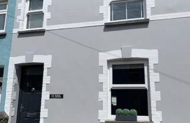 Seasalt Cottage - Modernised traditional cottage, Sleeps 5,short walk to beaches, town, amenities - Photo 2