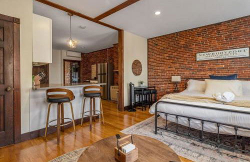 Newburyport Flat Downtown Living King Bed - Foto 8