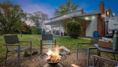 Family Escape with Yard, Fire Pit and EV Charger - Foto 3