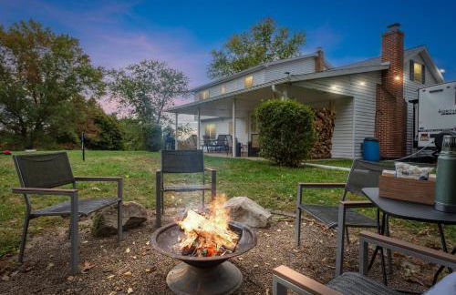 Family Escape with Yard, Fire Pit and EV Charger - Foto 3