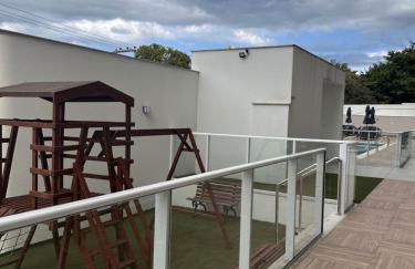 Apto lindo e completo com piscina em Itajai - Foto 34