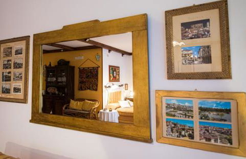 The Flowers' House - Photo 32