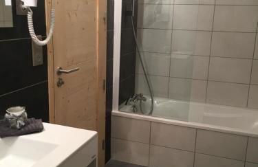 Chalet Beausoleil 4 étoiles - jacuzzi - au pied des pistes - domaine les sybelles - Photo 47