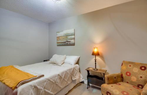 Lakefront Sunburg Vacation Rental with Boat Dock! - Foto 17