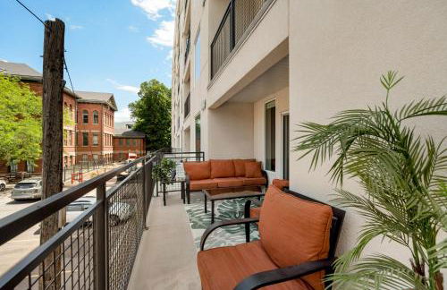 Deluxe 1BR 1BA Pool, Gym, Htub, Pkg - Foto 9