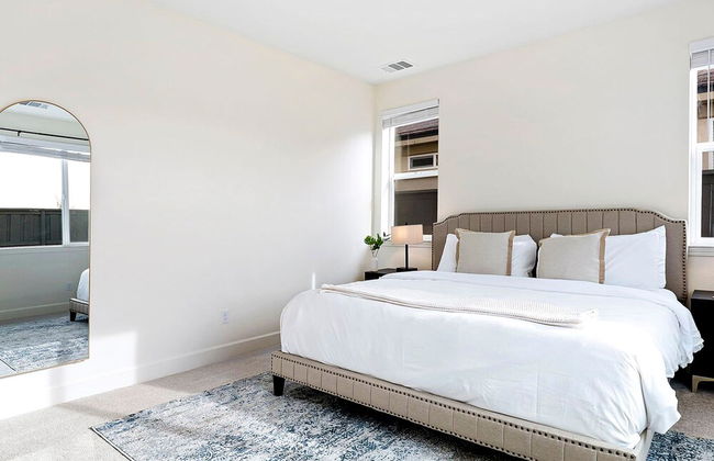 Stylish Sleek 4BR Nevada Home Near Downtown Reno - Foto 9