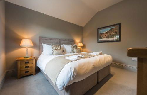 The Beeches - Photo 14