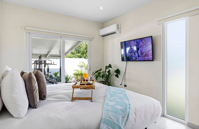 NEW Modern 3BR 3BA Private Pool Centrallylocated - Foto 8