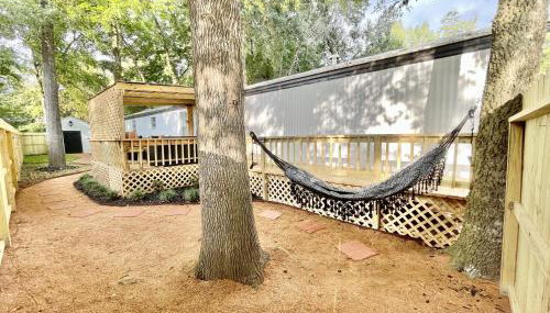 Lake Conroe 3BR Home w Boat Ramp Access, Kings, BBQ, Sleeps 8 - Foto 4, Garden