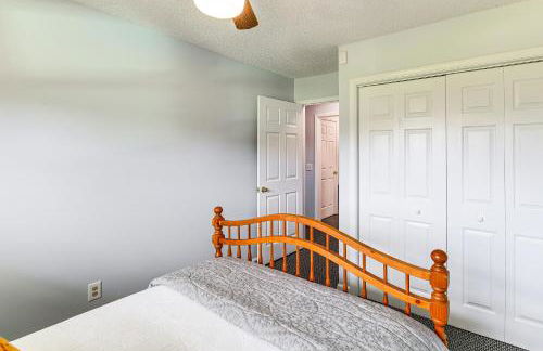 Retreat with Fenced Backyard in Kingsport! - Foto 16