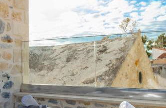 Marilena Natural Stone House, By Hellocrete - Foto 28