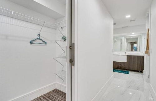 Spacious 4BR,3BA Home Near Disney - Foto 16