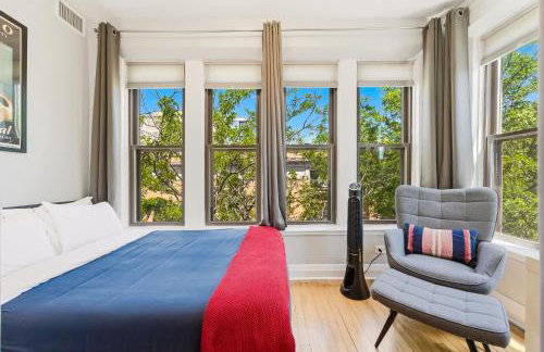 Steps to the Lakefront! This Uptown Beauty is Everything You Need for a Perfect Chicago Getaway condo - Foto 23