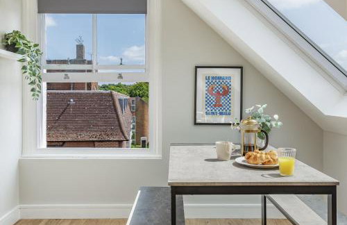 Bright 1 bedroom apartments near Farnham Castle - Photo 36