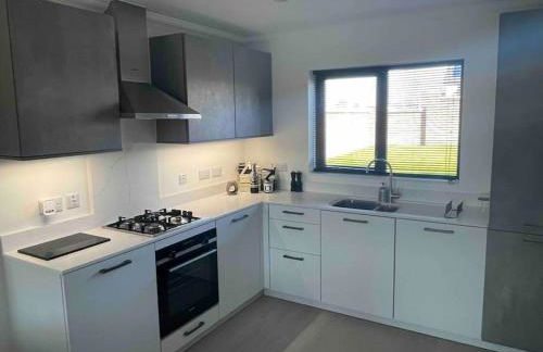 Modern 2 Bedroom House, Edinburgh. - Photo 1