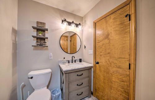 Custom-Built Lakefront Cottage with Spacious Yard! - Foto 16