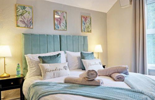 Large 5-Bedroom Home, Perfect for Long Stays & Team Accommodation - Foto 48