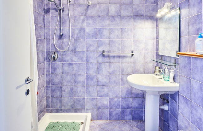 2 bedroom Apartment in Bellano with garden - Photo 20