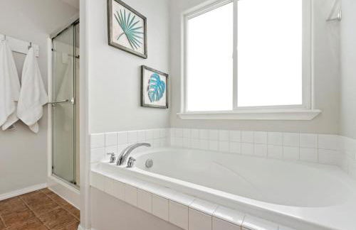 Urban Escape Steps to Downtown - Photo 17