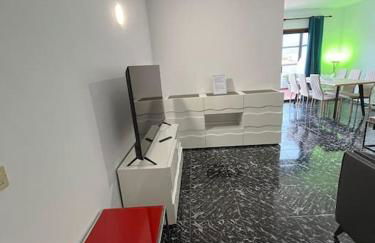 3 dormitorios. Terraza. Bus stop - Foto 3