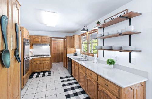 Wooded Retreat with game area and hot tub - Foto 15