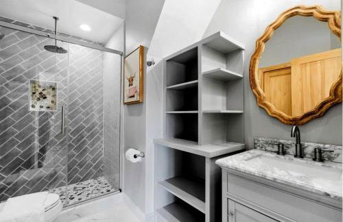 Luxurious A-Frame Mountain Retreat with Hot Tubs & Game Room Near Seneca Rocks, Milam, WV - Foto 36