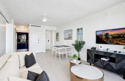 Luxury Corner 1 BR W Residence with Fantastic Intercoastal Views, Pool & Hot tub - Foto 21