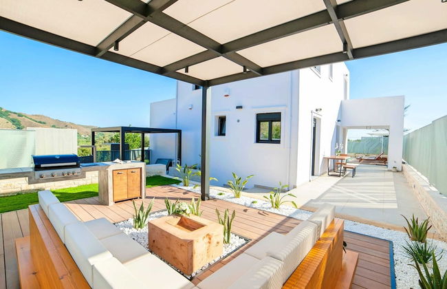 2 New Villas Next Each Other, Pool, Rent Separately or Together at Kournas Lake - Foto 42