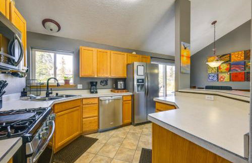 Yard Space with Fire Pit Kenai Getaway! - Foto 2