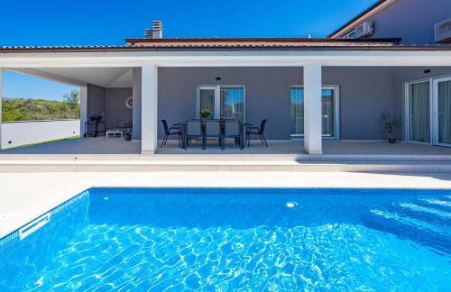 Serenity home Villa Tea with heated pyrolysis salt water - Foto 1