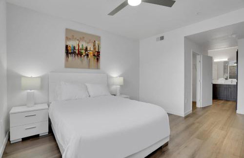Global Luxury Suites at Town Center - Photo 86