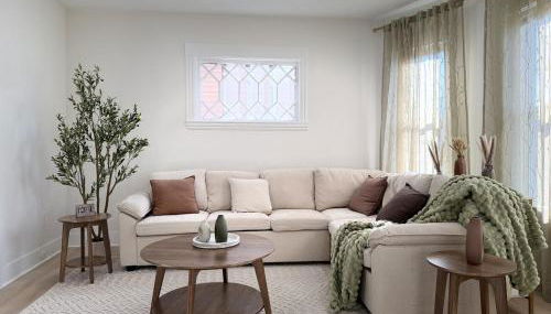 Stylish 3BR Revere Home Sleeps 8 Near Boston, Revere Beach and Airport - Foto 2