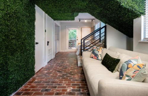 Downtown Bryan Treehouse Hot Tub and Peaceful Escape - Photo 5