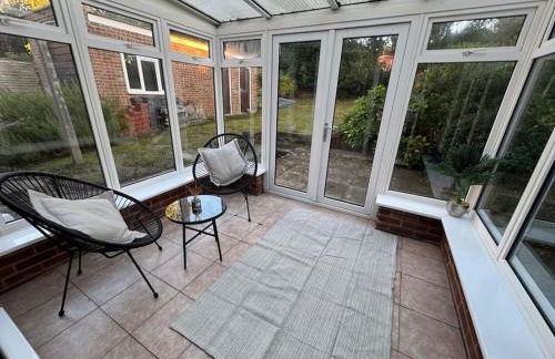 Spacious 3 bed garden & parking - Foto 2