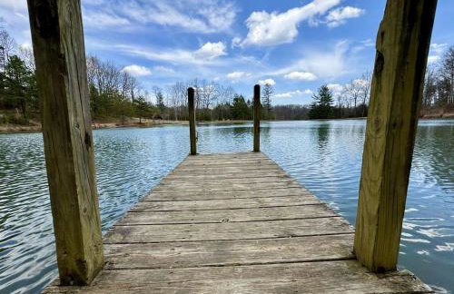 14 Guest 7 Bed 4 BR Lakefront Cabin w Hot Tub - Foto 60