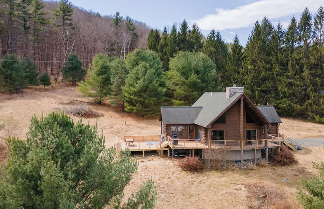 Secluded w/ Deck Views, Hot Tub, & Ping Pong Hudson in the Berks by Avantstay - Foto 98