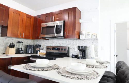 GREAT Luxe House NEAR Downtown & Marina in Miami - Photo 9