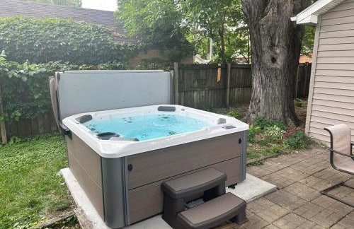 New Listing - Tranquil Retreat with Hot Tub - Foto 1