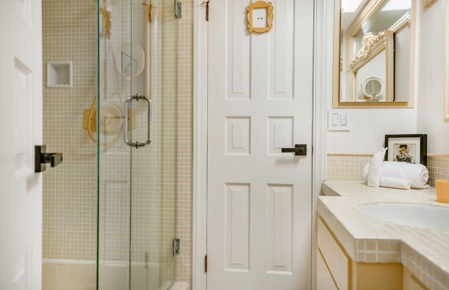 Beverly Tree House - Photo 17